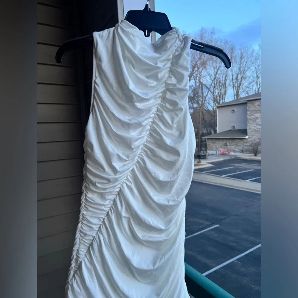 🆕 Elegant White Sleeveless Stretchy Frilly Dress Size L - Picture 7 of 13